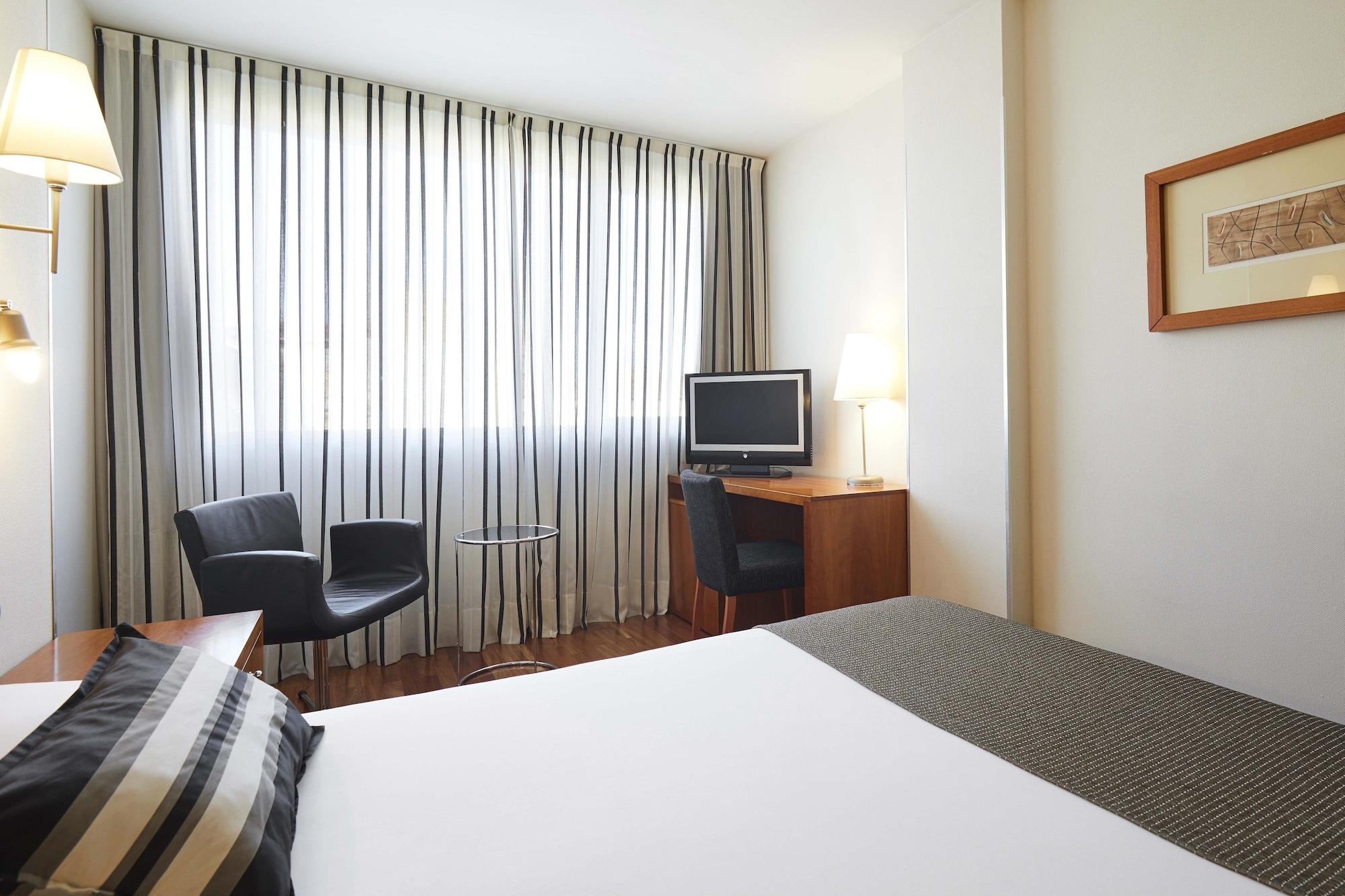 Exe Plaza Delicias Hotel Zaragoza Exterior photo