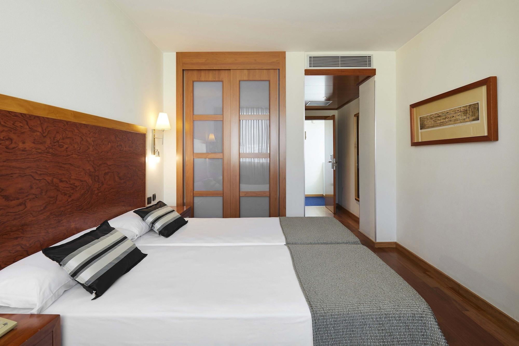 Exe Plaza Delicias Hotel Zaragoza Exterior photo