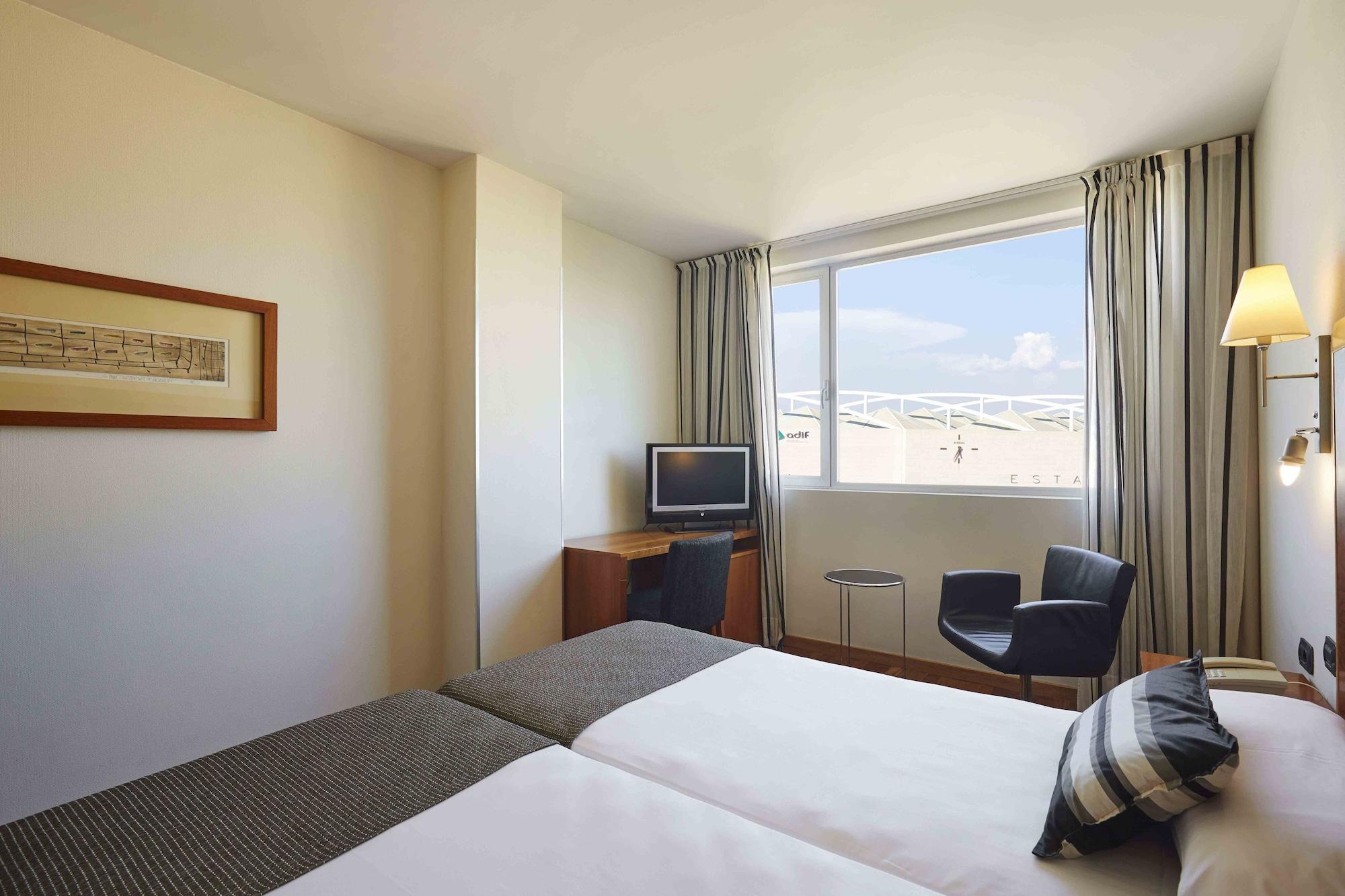 Exe Plaza Delicias Hotel Zaragoza Exterior photo
