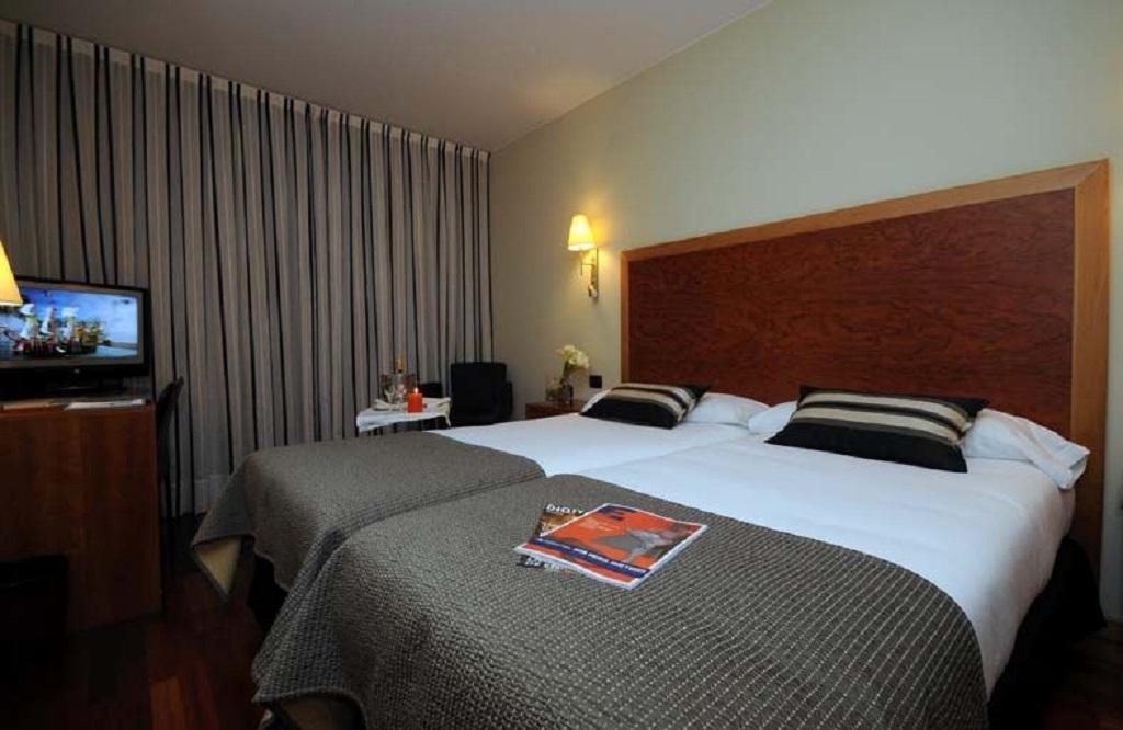 Exe Plaza Delicias Hotel Zaragoza Exterior photo