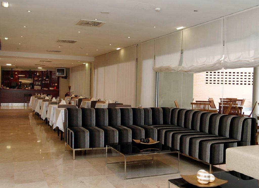 Exe Plaza Delicias Hotel Zaragoza Exterior photo