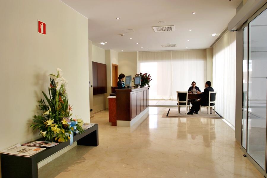 Exe Plaza Delicias Hotel Zaragoza Exterior photo