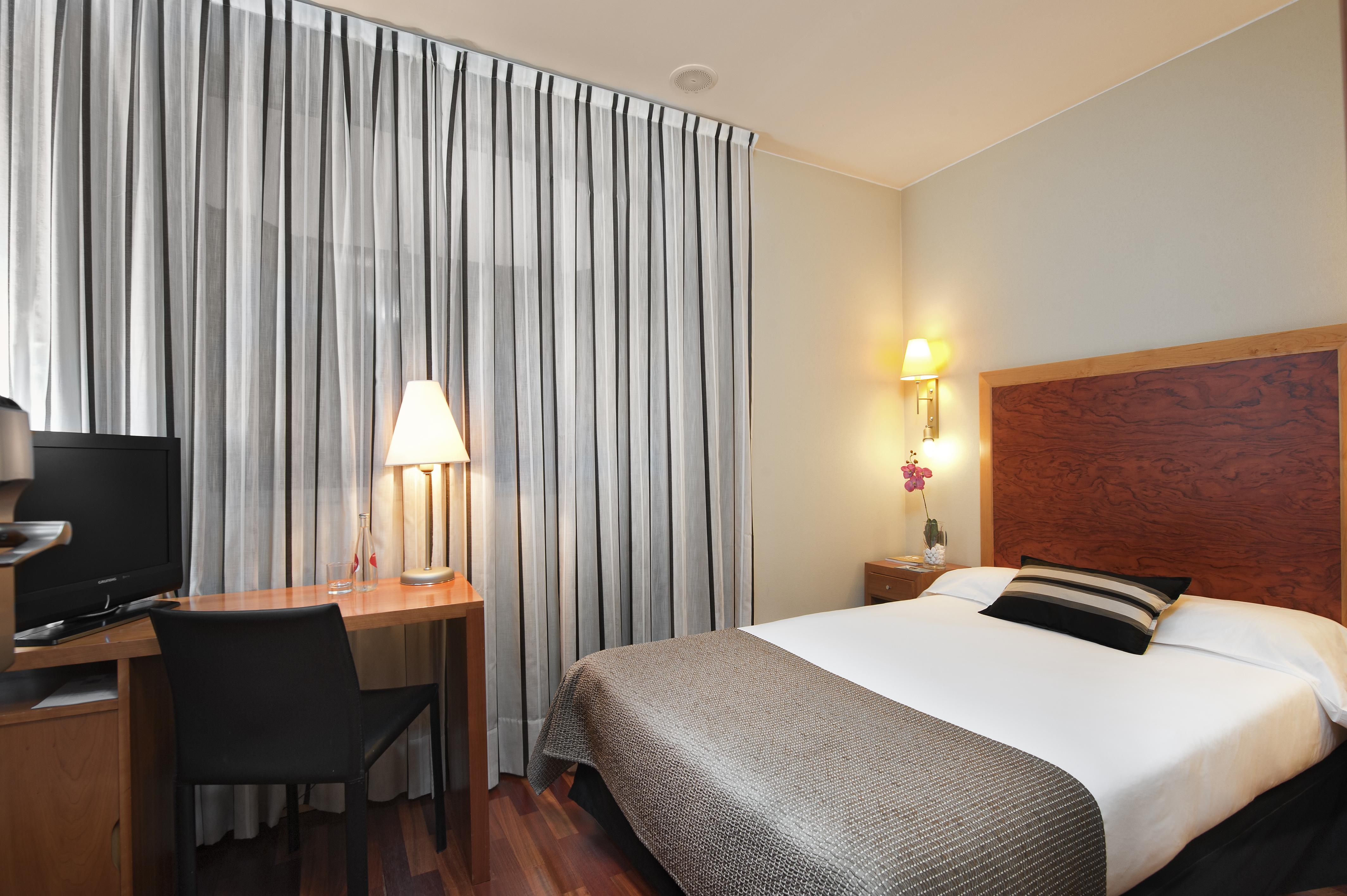 Exe Plaza Delicias Hotel Zaragoza Room photo