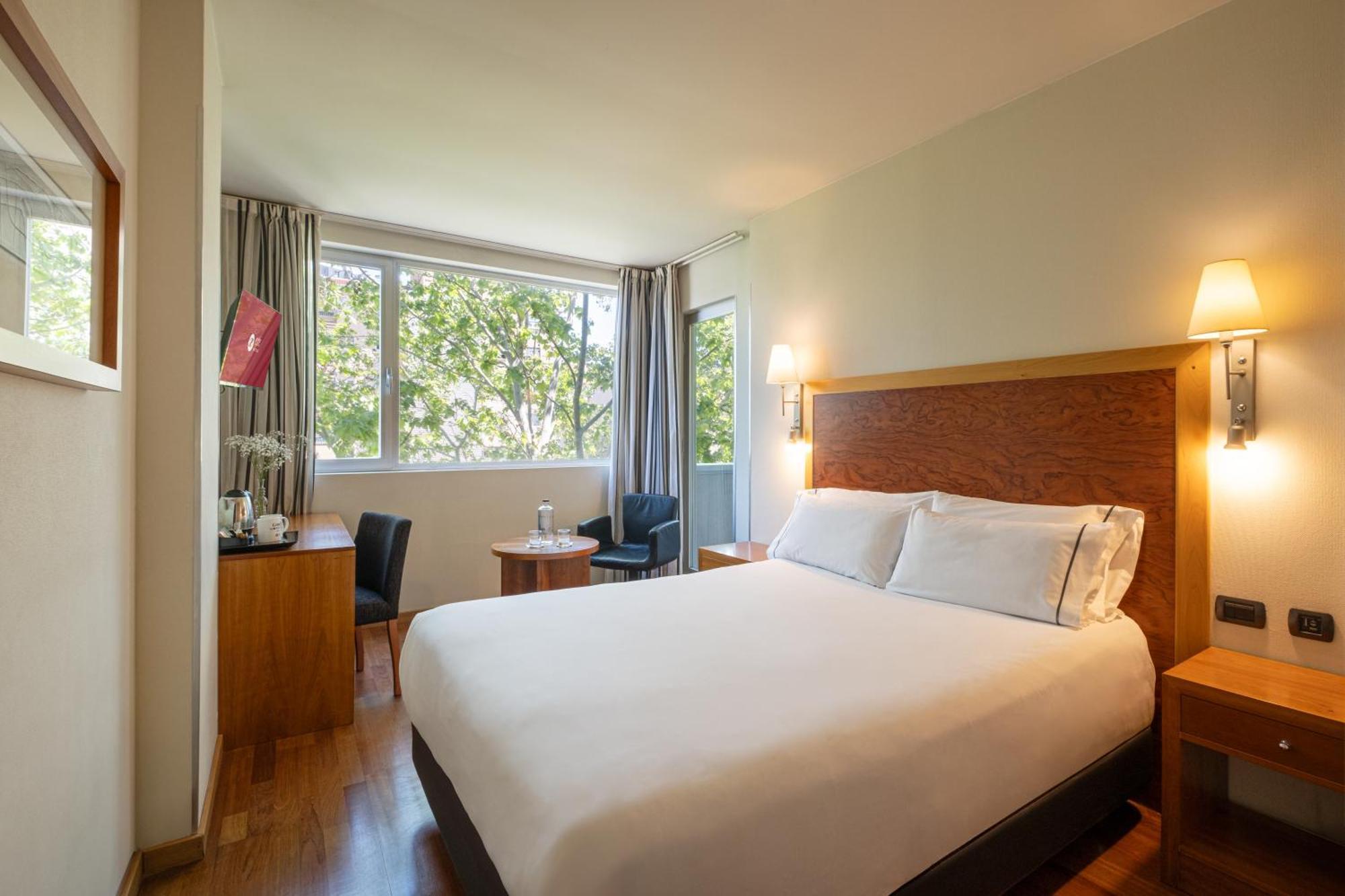 Exe Plaza Delicias Hotel Zaragoza Exterior photo