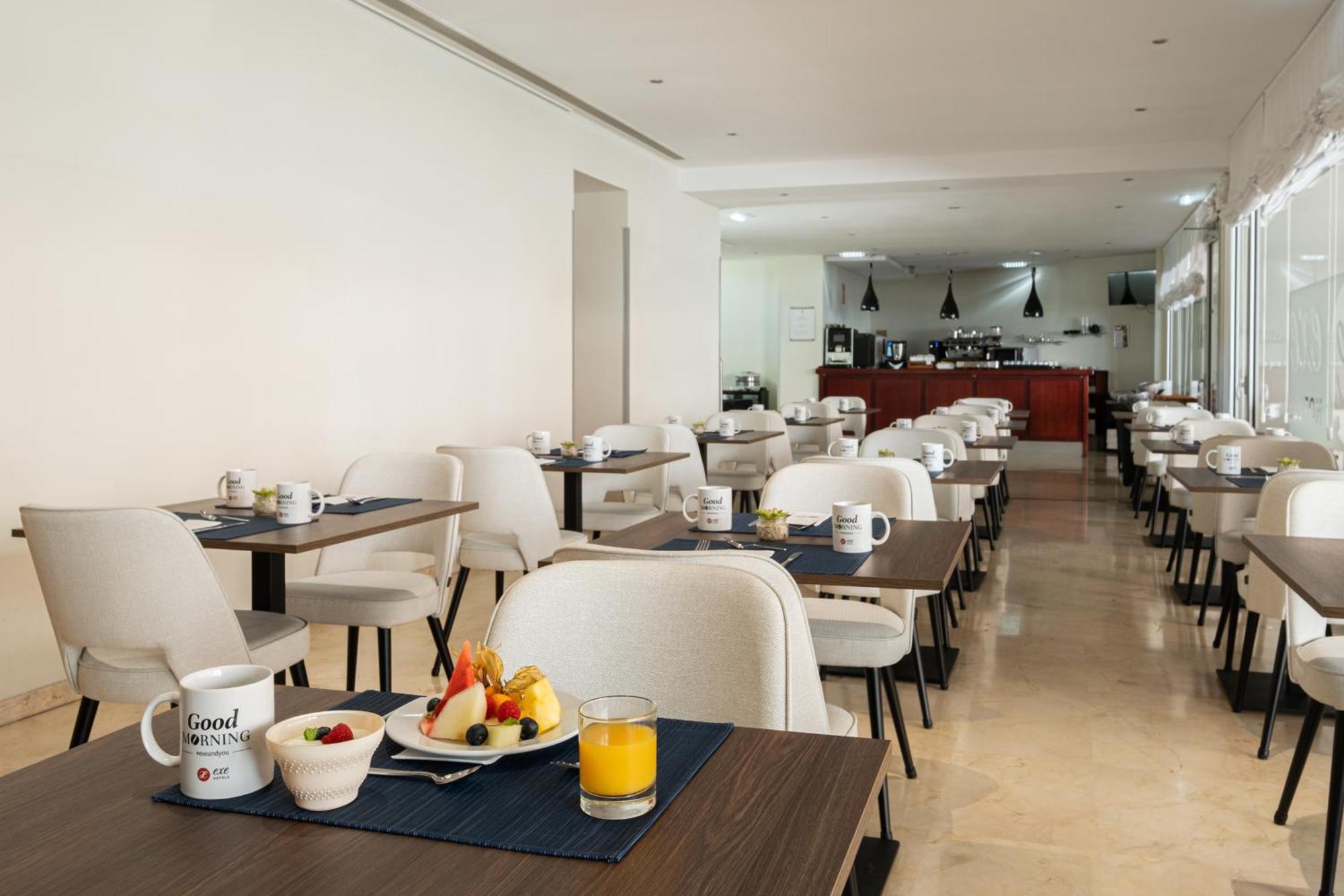 Exe Plaza Delicias Hotel Zaragoza Exterior photo