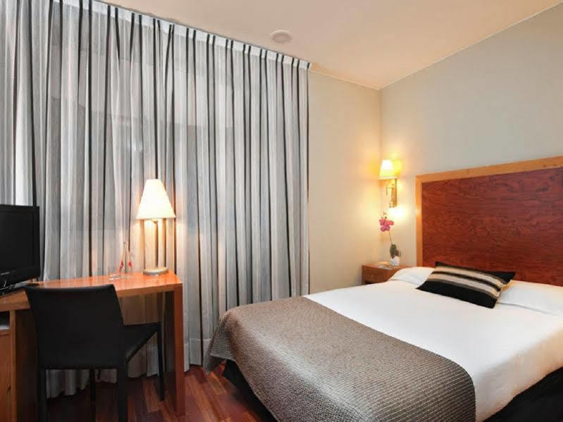 Exe Plaza Delicias Hotel Zaragoza Exterior photo